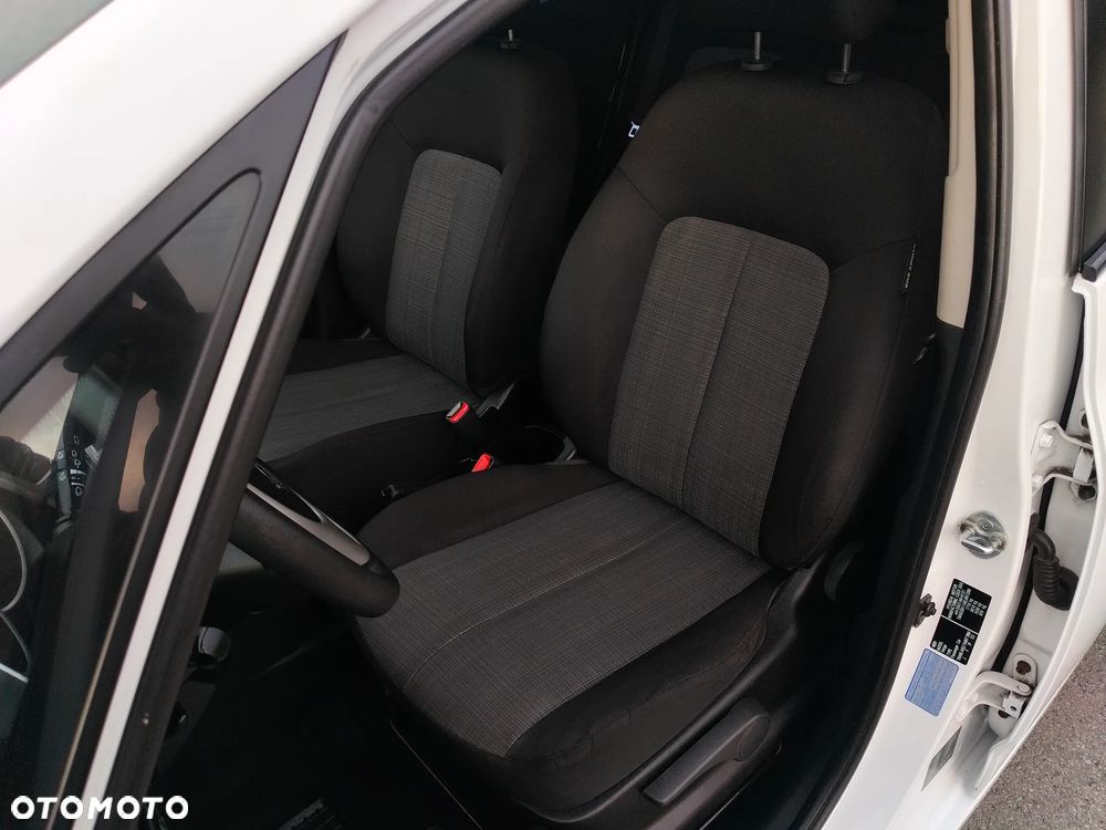 Kia Venga 1.4 CVVT Business Line - 14