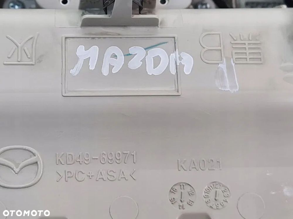 LAMPKA OŚWIETLENIE KABINY MADA 6 III GJ KOMBI - 4