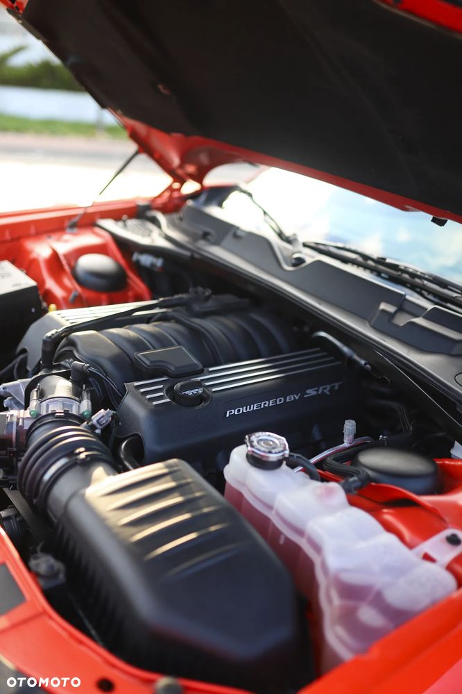 Dodge Challenger 6.4 Scat Pack - 11