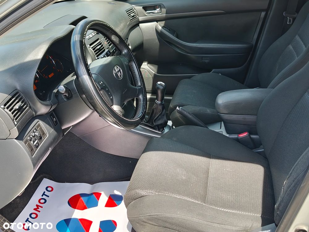 Toyota Avensis 2.0 VVT-i Executive - 10