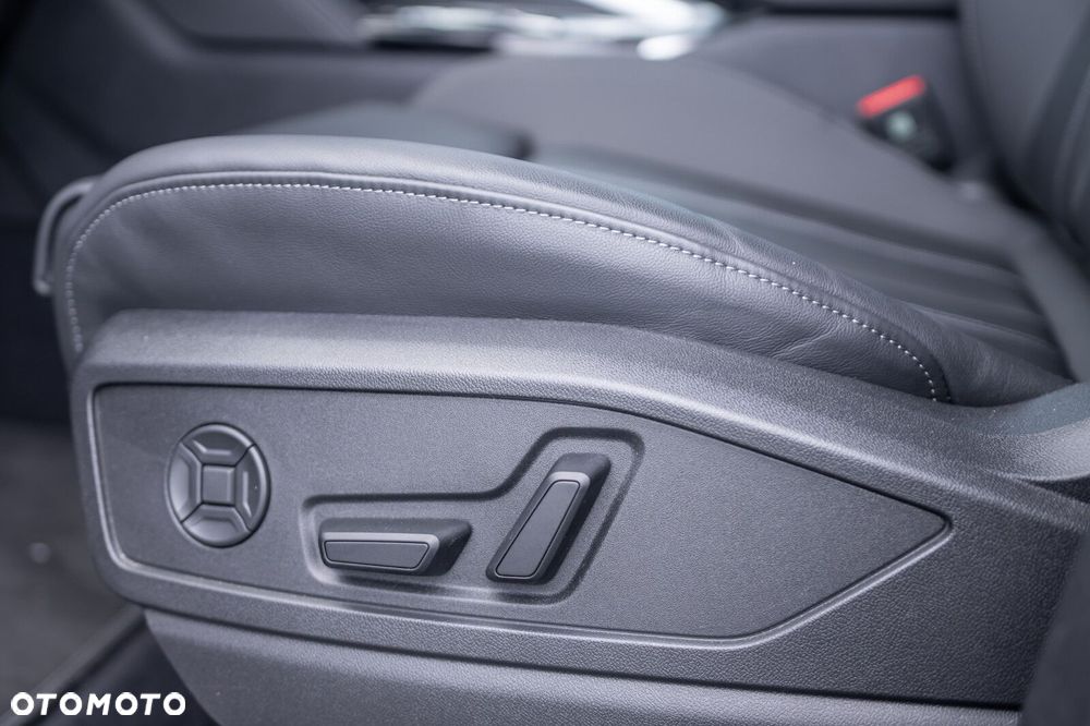 Audi Q5 Sportback - 12