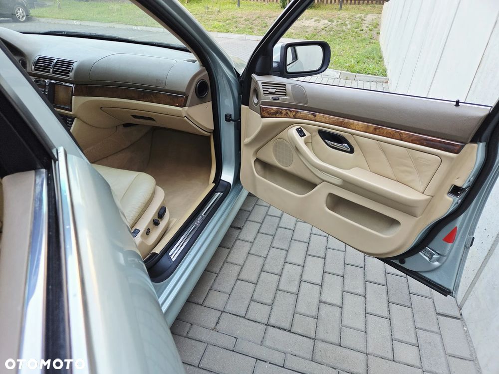 BMW Seria 5 - 11