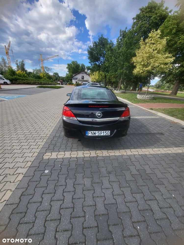 Opel Astra 1.6 T Enjoy - 12