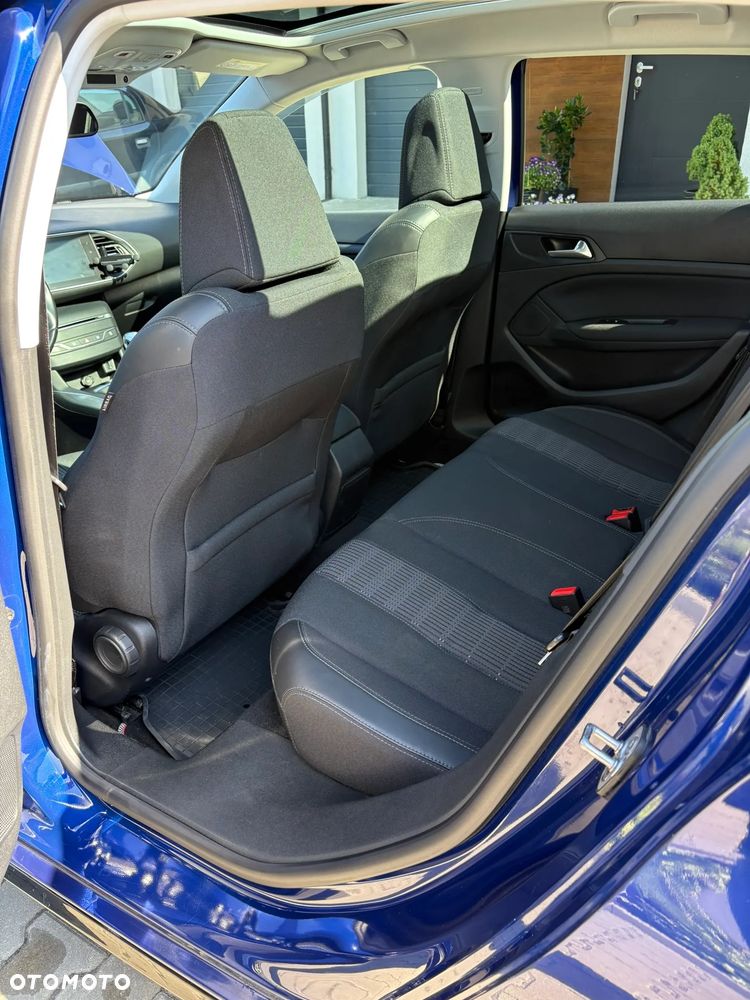 Peugeot 308 1.2 PureTech Allure S&S - 36