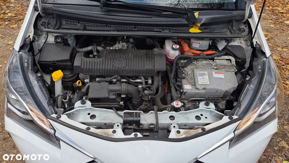 Toyota Yaris Hybrid 100 Active - 20