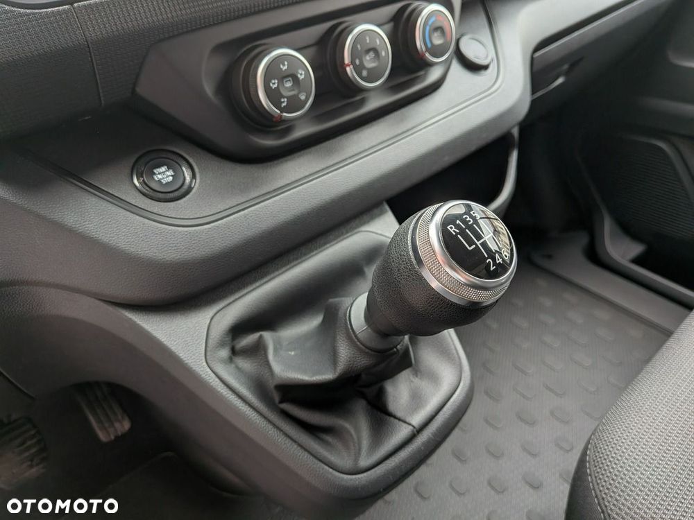 Renault Trafic - 13