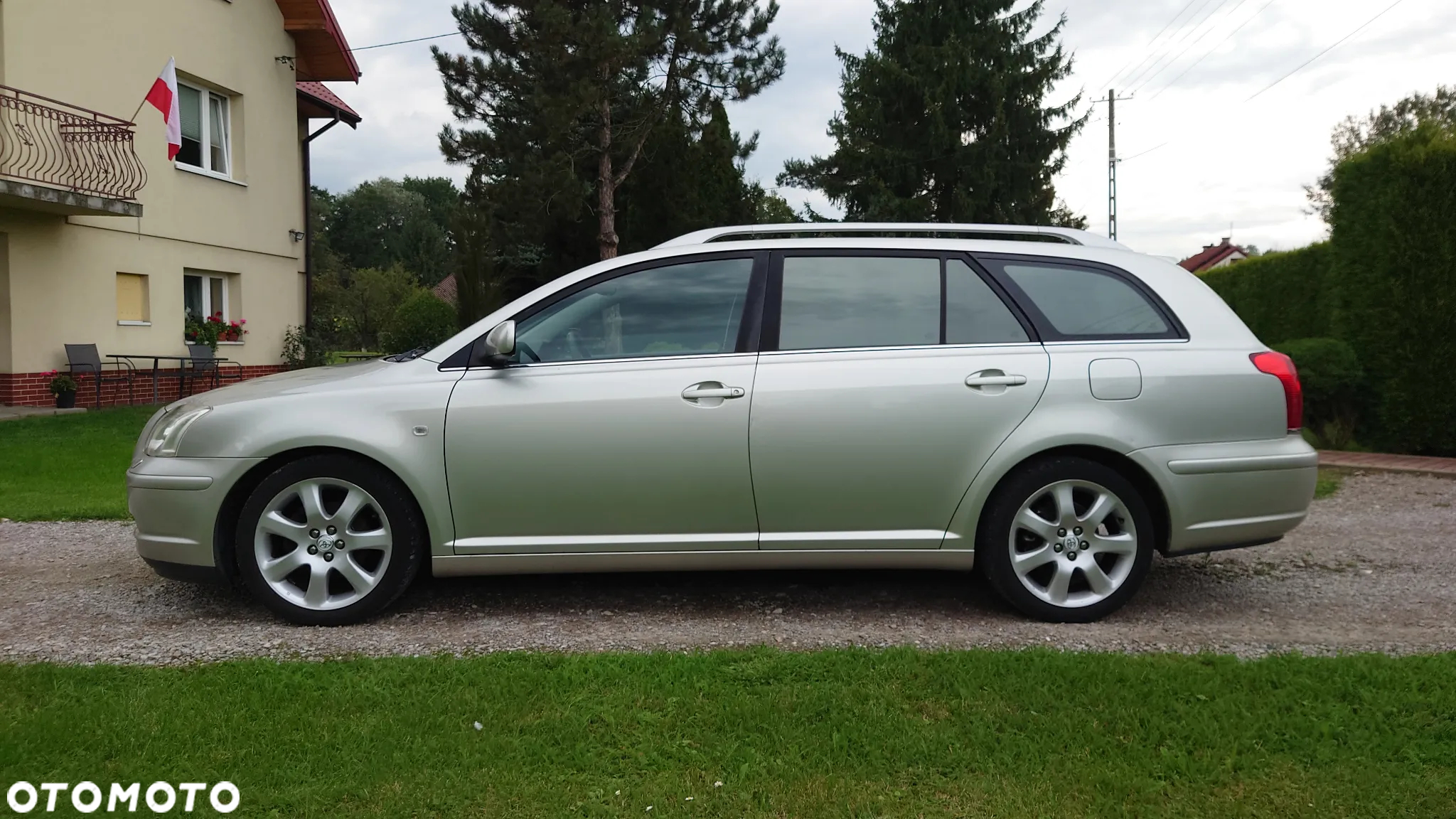 Toyota Avensis 1.8 VVT-i Combi Executive - 2