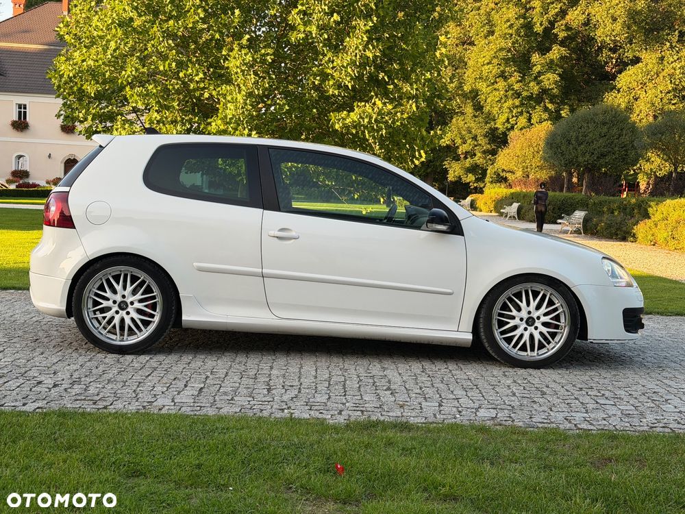 Volkswagen Golf - 2