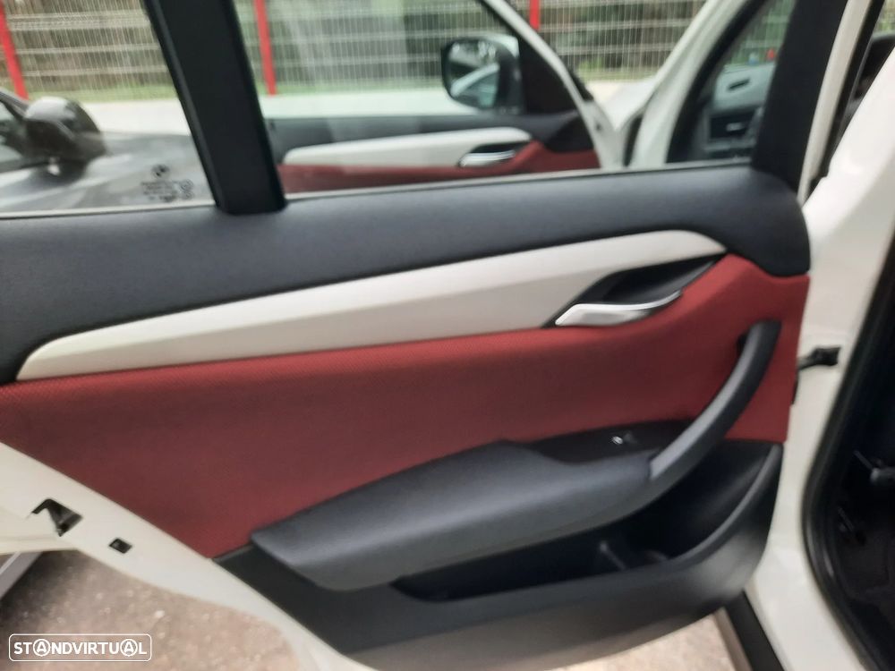 BMW X1 18 d xDrive Line Sport - 35
