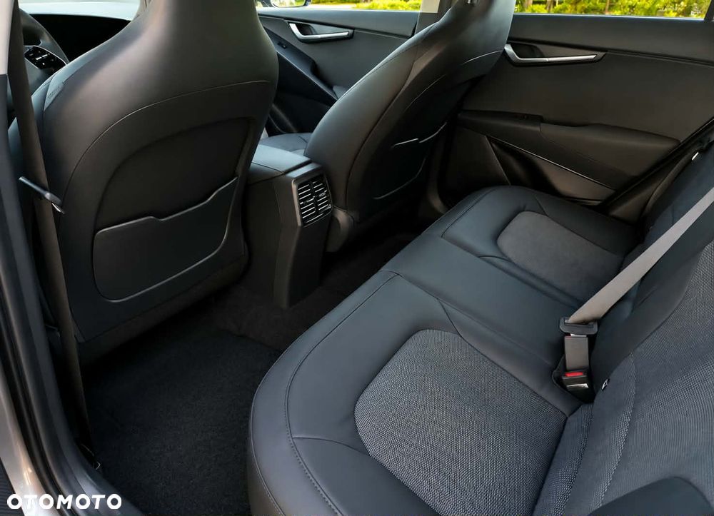 Kia Niro 1.6 GDI Hybrid Business Line - 12