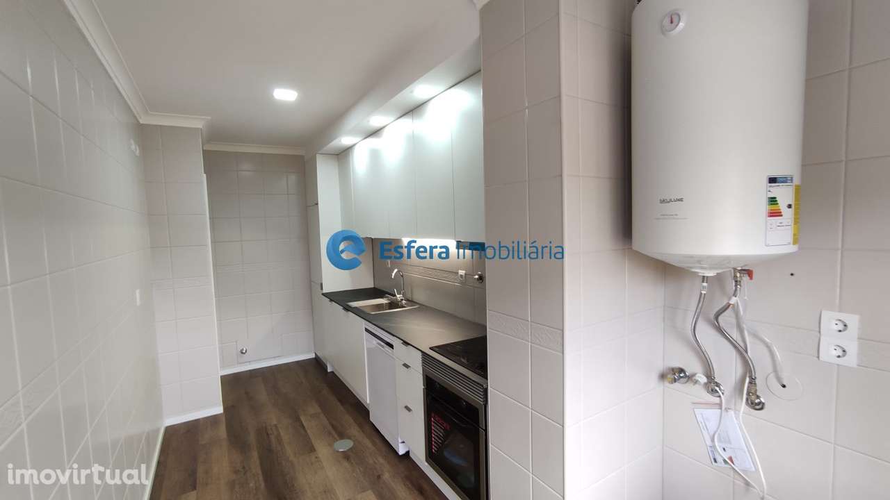 T1 como novo c/ lugar garagem - Grande imagem: 3/15