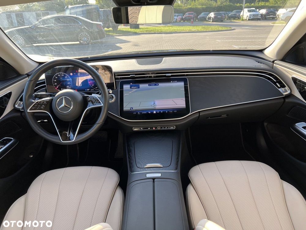 Mercedes-Benz Klasa E 200 mHEV 4-Matic Avantgarde 9G-Tronic - 16