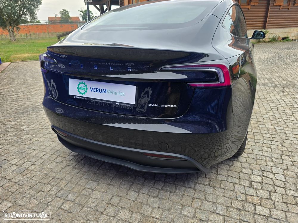 Tesla Model 3 - 7