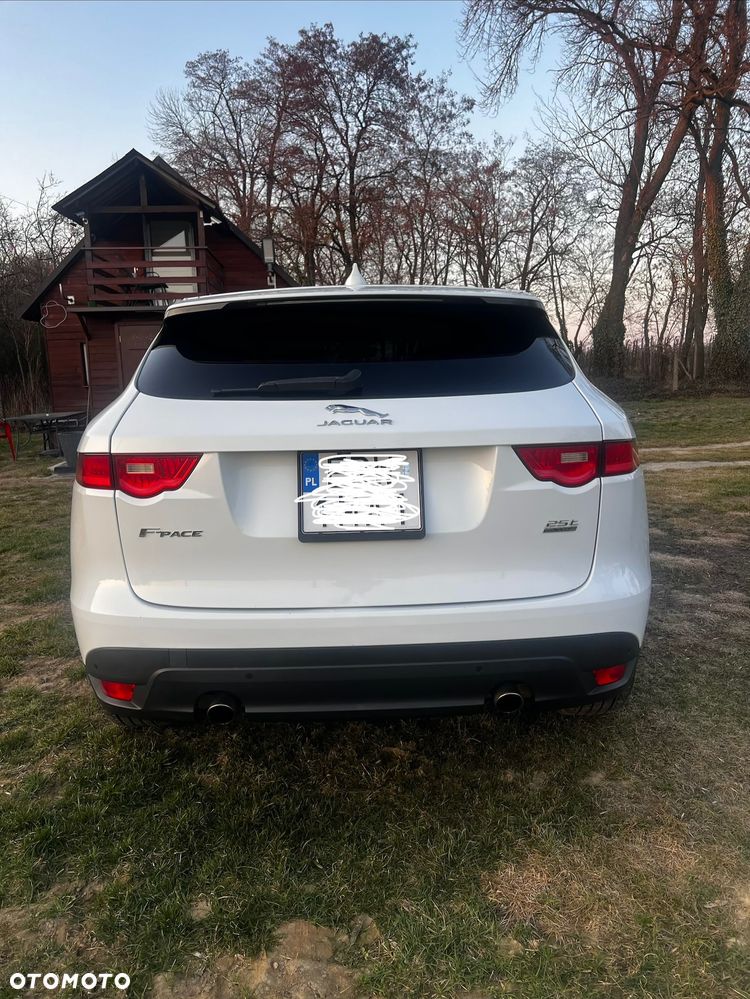 Jaguar F-Pace - 4