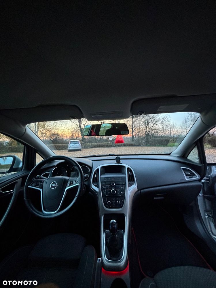 Opel Astra 1.4 Turbo - 9