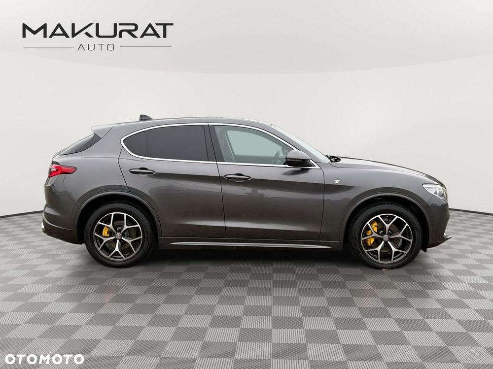 Alfa Romeo Stelvio 2.0 Turbo TI Q4 - 9