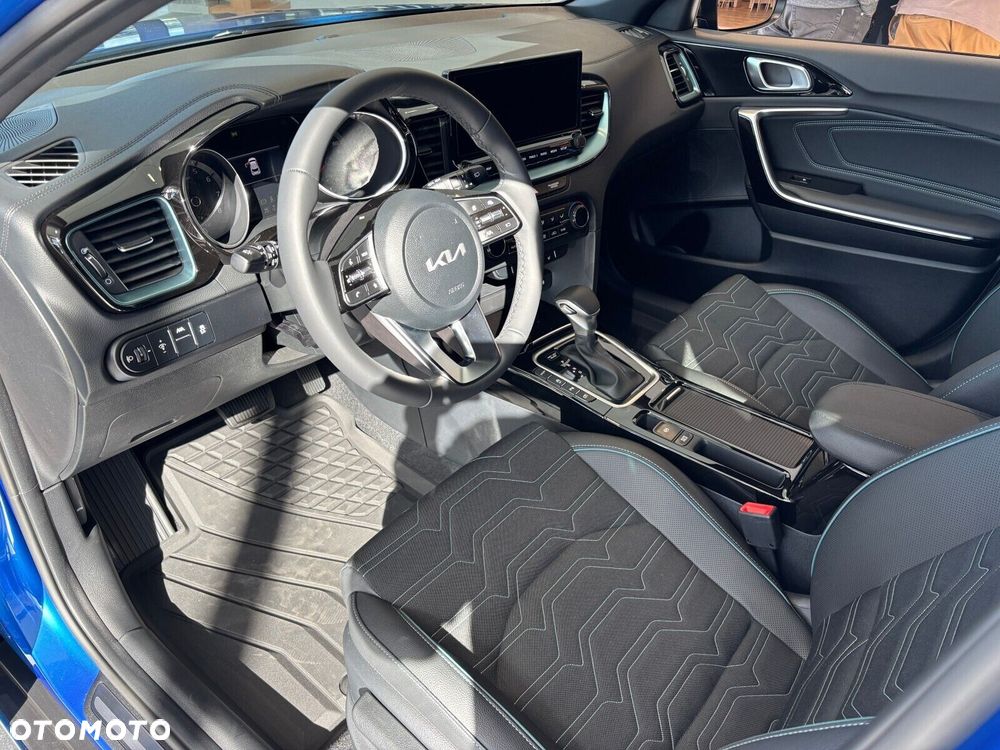 Kia XCeed - 8