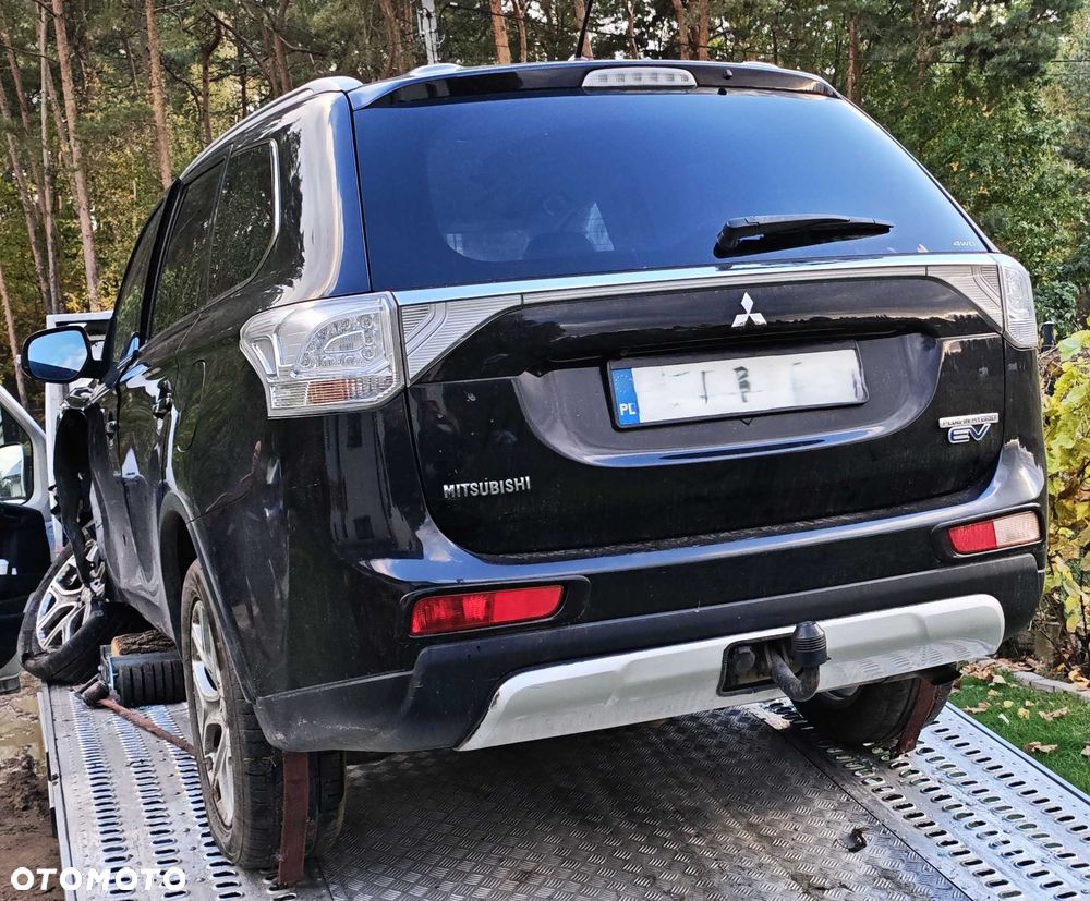 Mitsubishi Outlander - 3