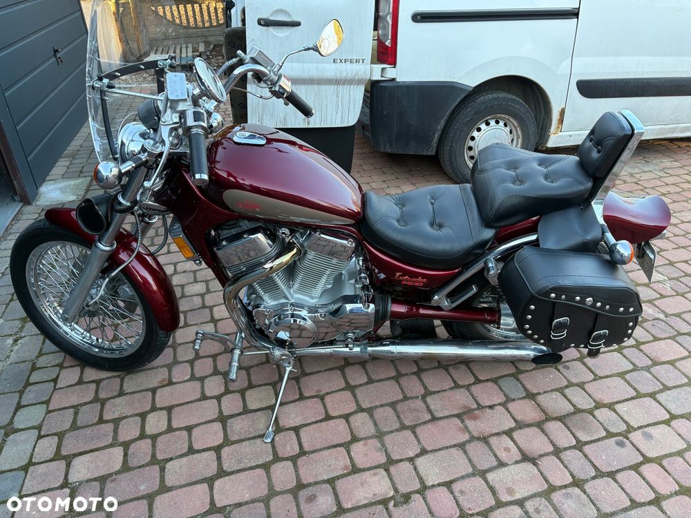 Suzuki Intruder - 4