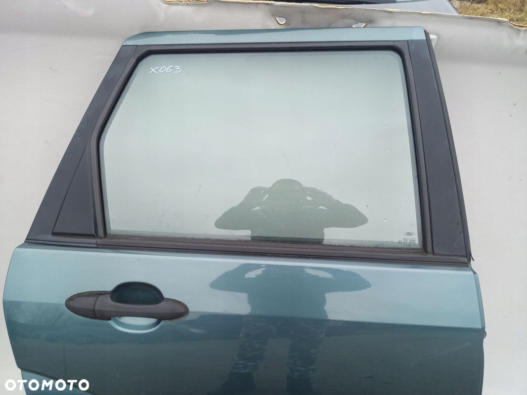 Drzwi prawy tył kompletne FORD FOCUS MK1 KOMBI kolor X1 - 2