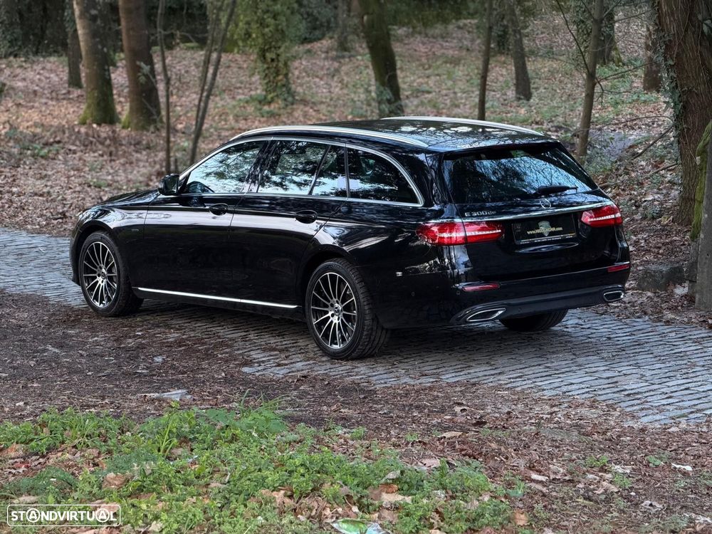 Mercedes-Benz E 300 de AMG Line - 38