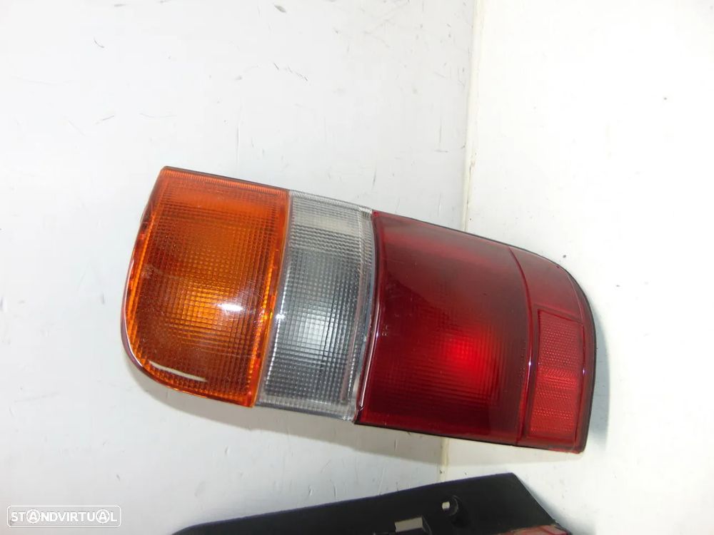 Toyota Hiace farolins - 3