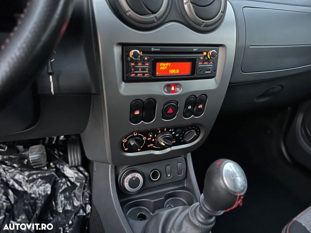 Dacia Duster 1.6 16V 4x4 Delsey - 24