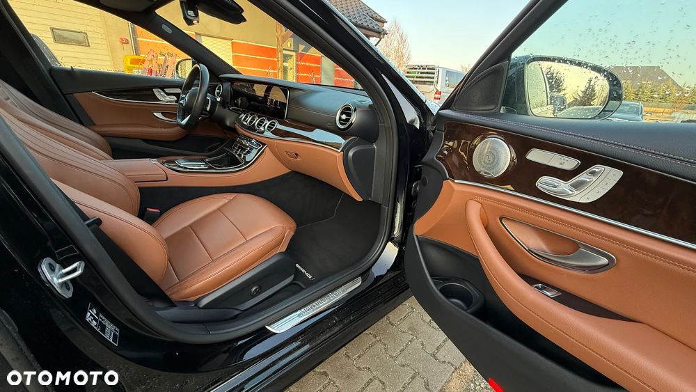 Mercedes-Benz Klasa E 300 de 4Matic 9G-TRONIC AMG Line - 22