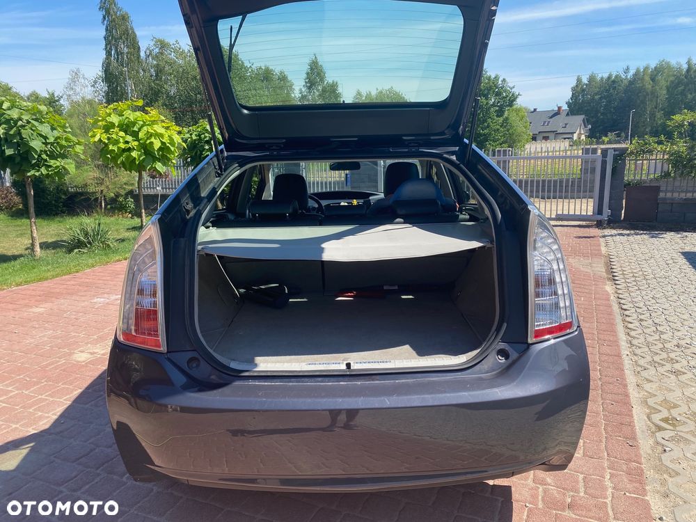 Toyota Prius 1.8 HSD Sol - 3