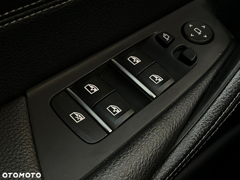 BMW Seria 5 520d xDrive M Sport Edition - 16