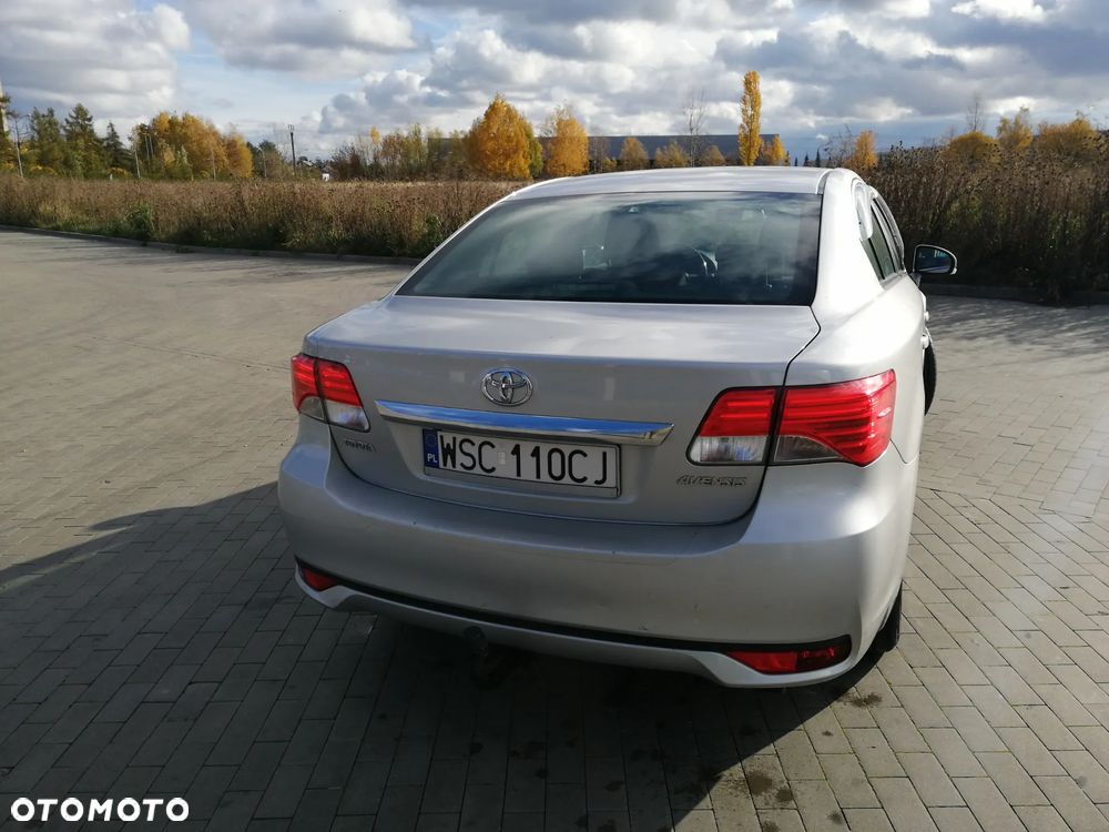 Toyota Avensis 2.2 D-4D Premium - 21