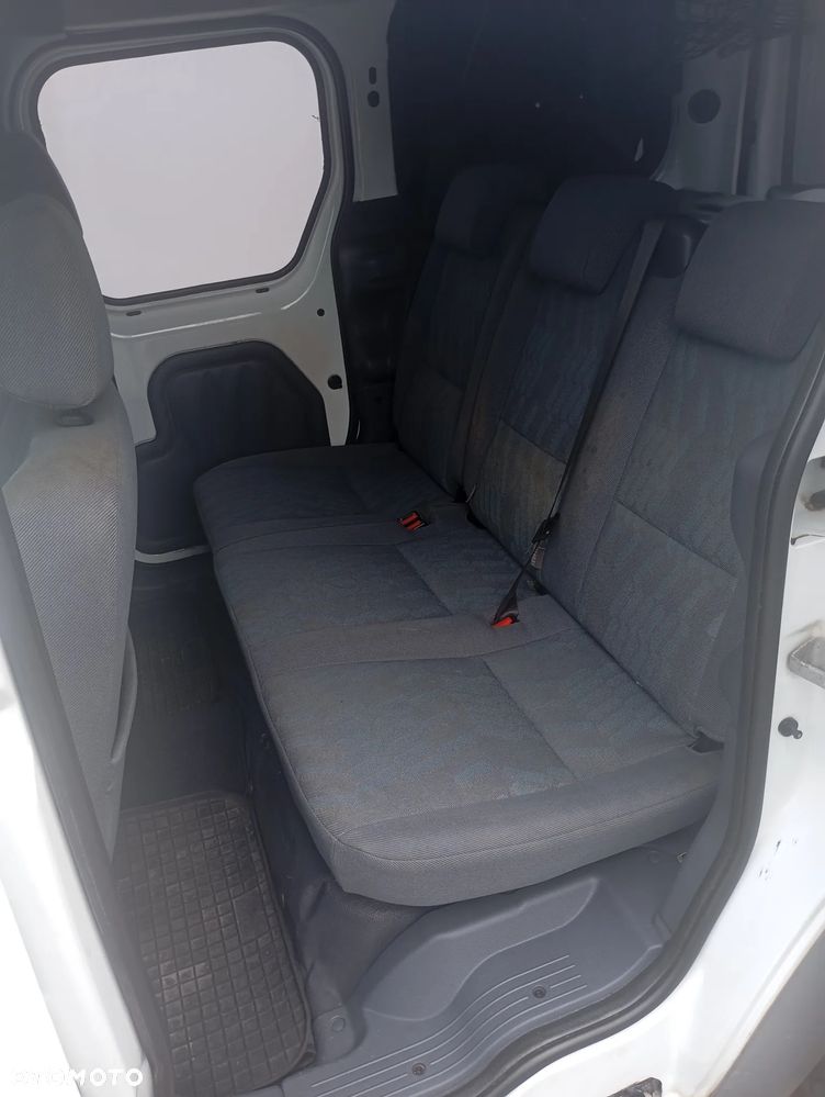 Ford Tourneo Connect - 8