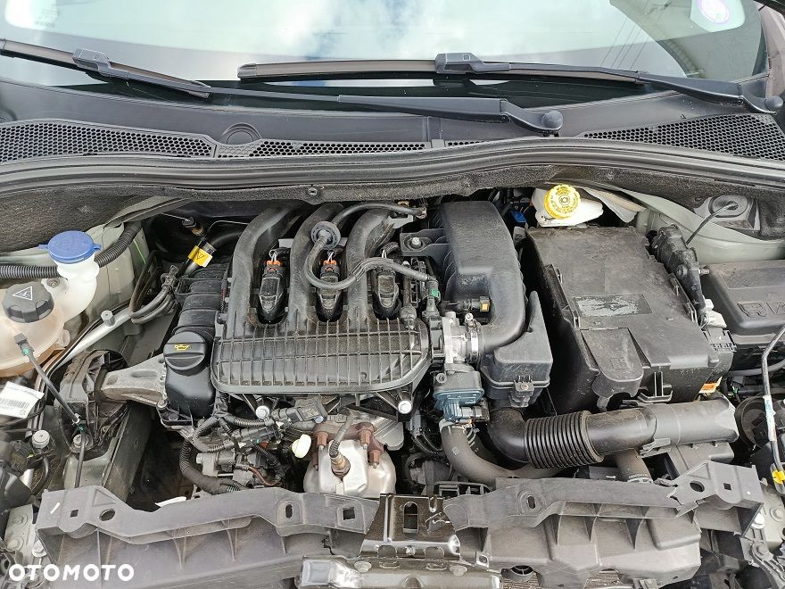Peugeot 208 - 10