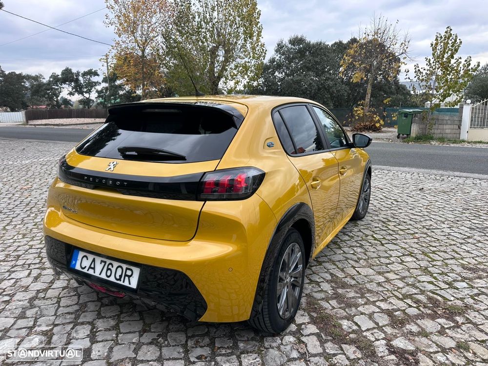 Peugeot e-208 Allure - 4