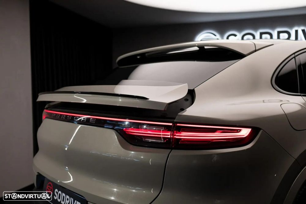 Porsche Cayenne Coupé E-Hybrid - 41