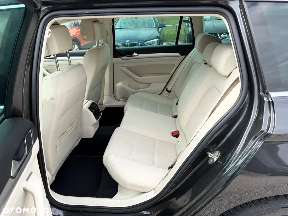 Volkswagen Passat 1.8 TSI BMT Comfortline DSG - 11