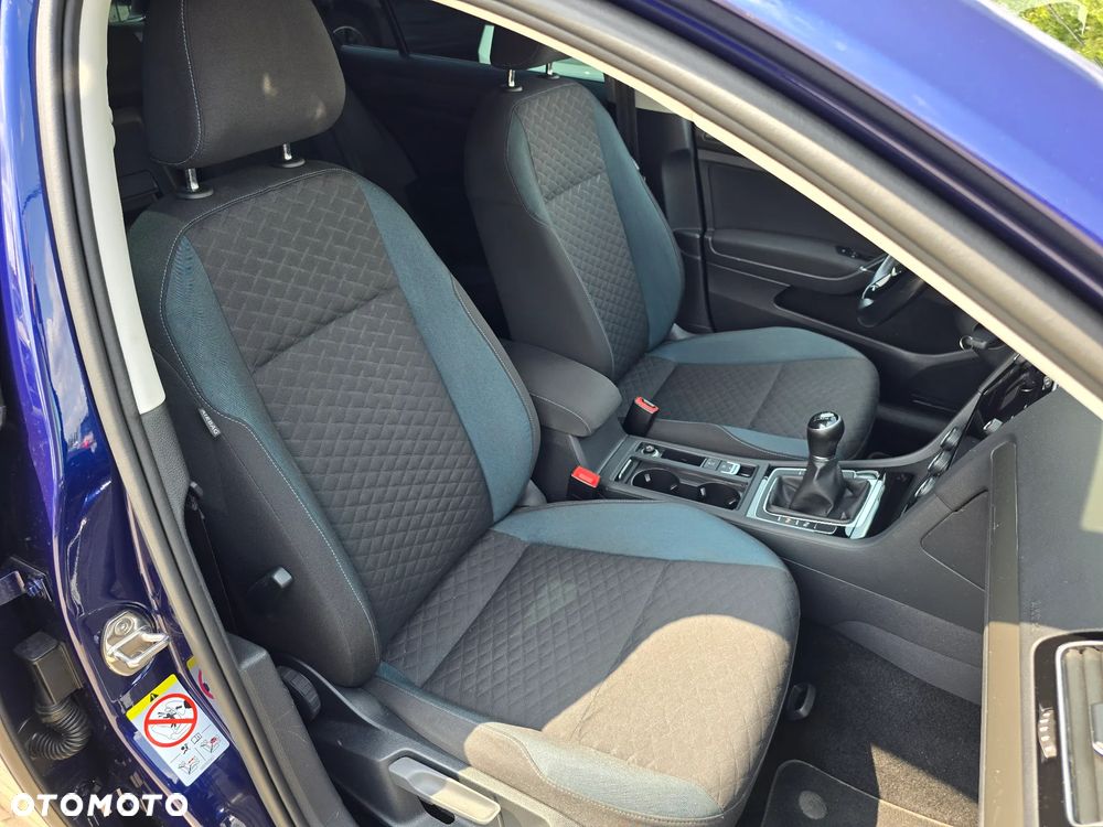 Volkswagen Golf - 15