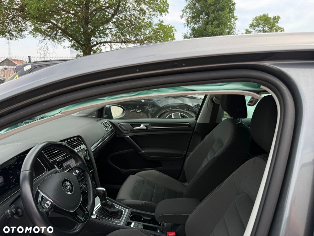 Volkswagen Golf - 21
