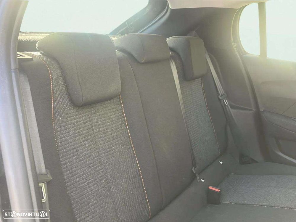 Peugeot 208 1.2 Hybrid Style e-DCS6 - 12