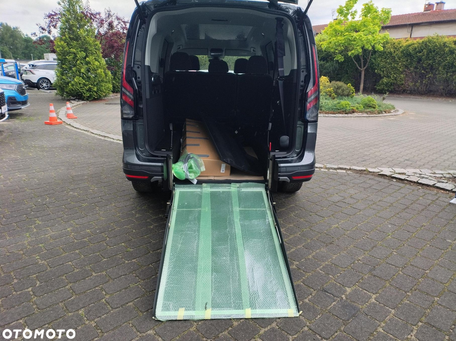 Ford Tourneo Connect 2.0 EcoBlue Active - 12