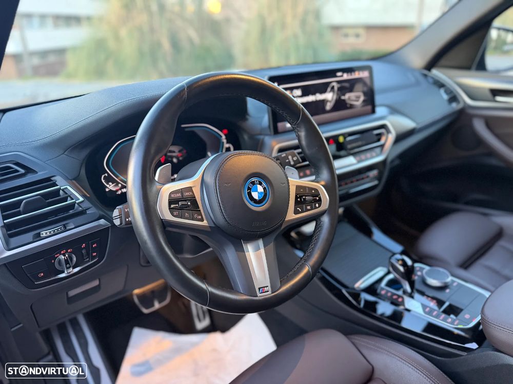 BMW X3 30 e xDrive Pack M 50 anos - 16