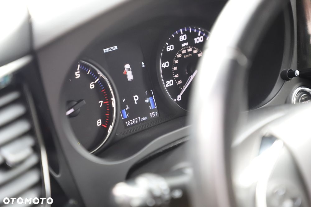 Mitsubishi Outlander - 10