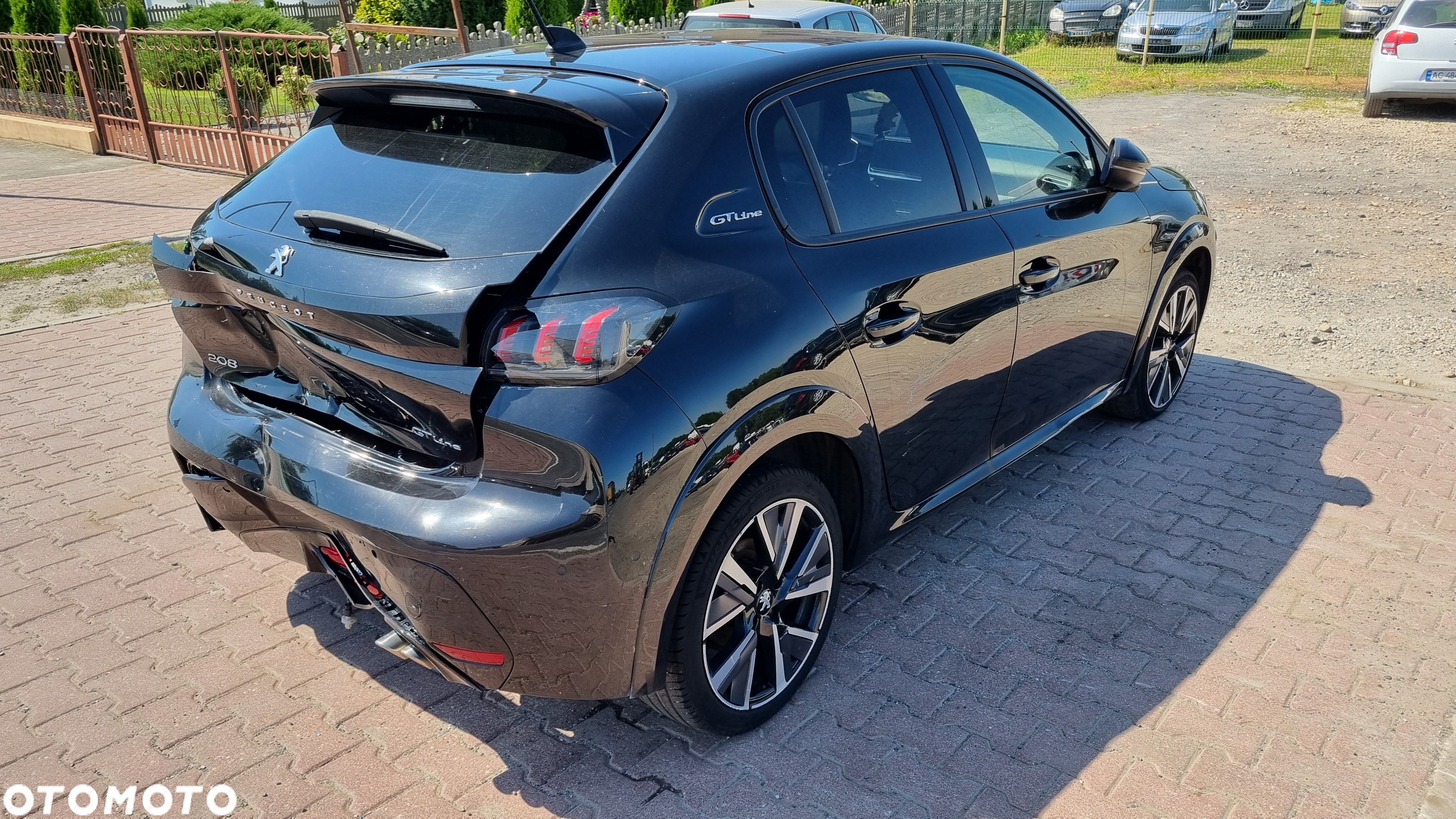 Peugeot 208 1.2 PureTech GT Line S&S EAT8 - 17
