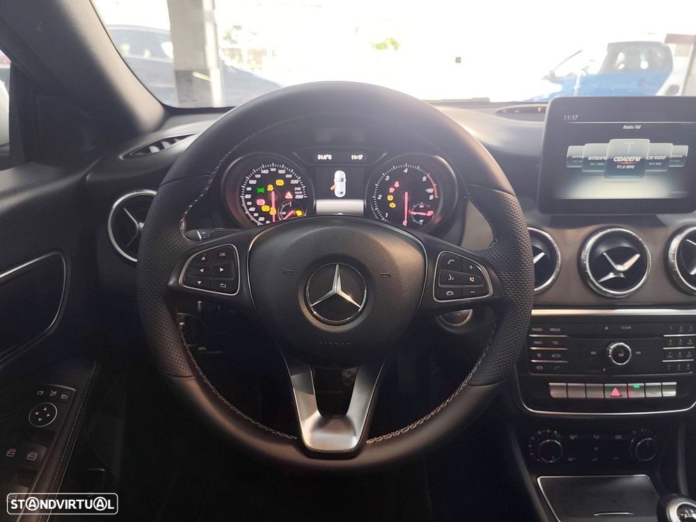 Mercedes-Benz CLA 180 d Urban - 19