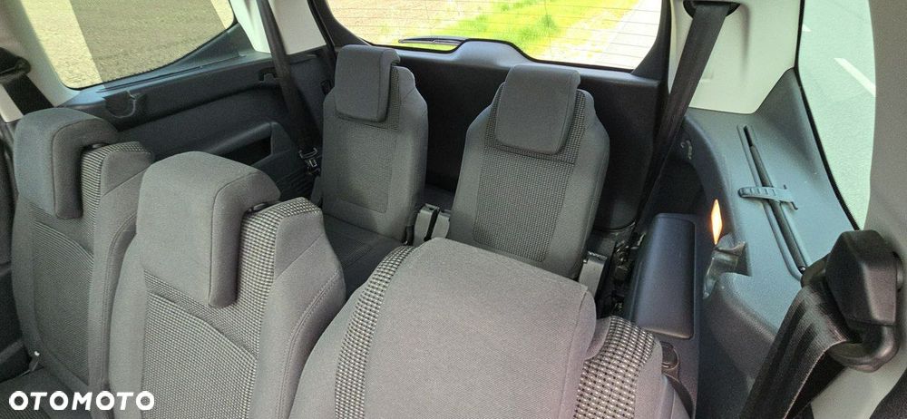 Peugeot 5008 - 19