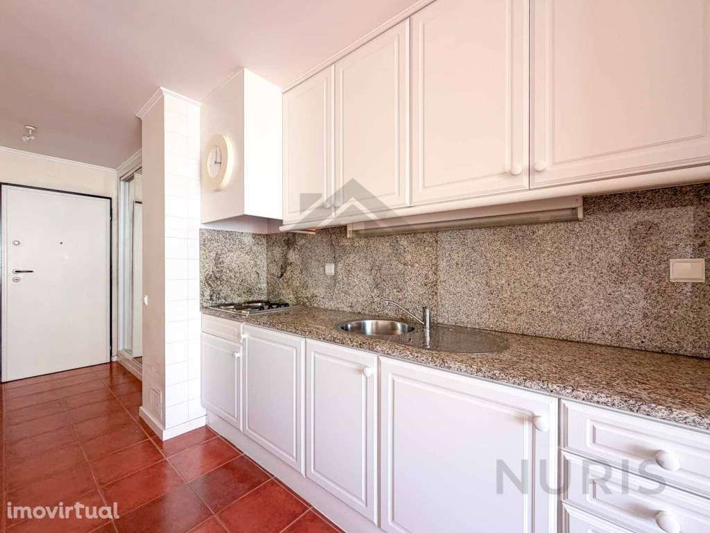 Apartamento T1 Frente Mar com Piscinas e Lugar de Garagem - Grande imagem: 4/22