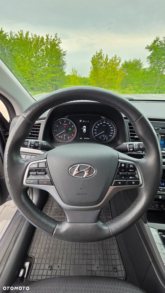 Hyundai Elantra 1.6 Style - 28