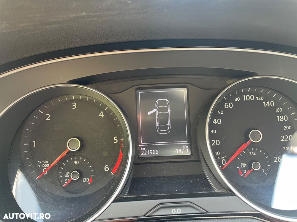 Volkswagen Passat - 10