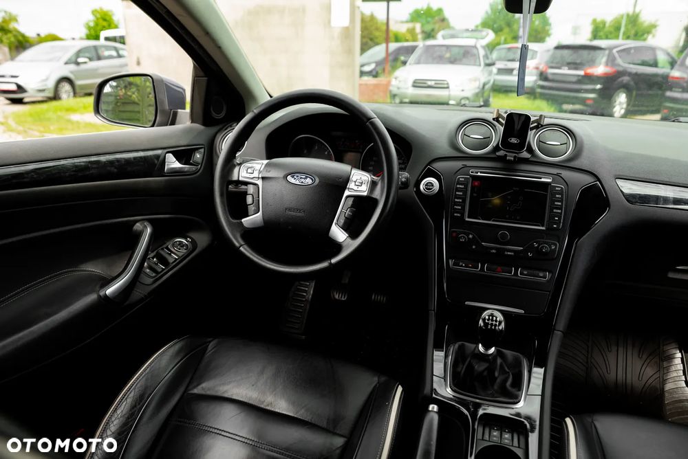 Ford Mondeo 2.0 TDCi ECOnetic Business Edition - 25
