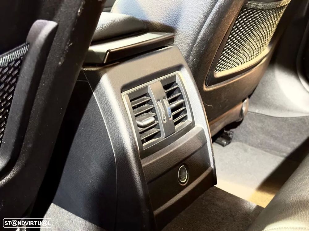 BMW 320 d Touring Aut. Efficient Dynamics Edition Sport Line - 19